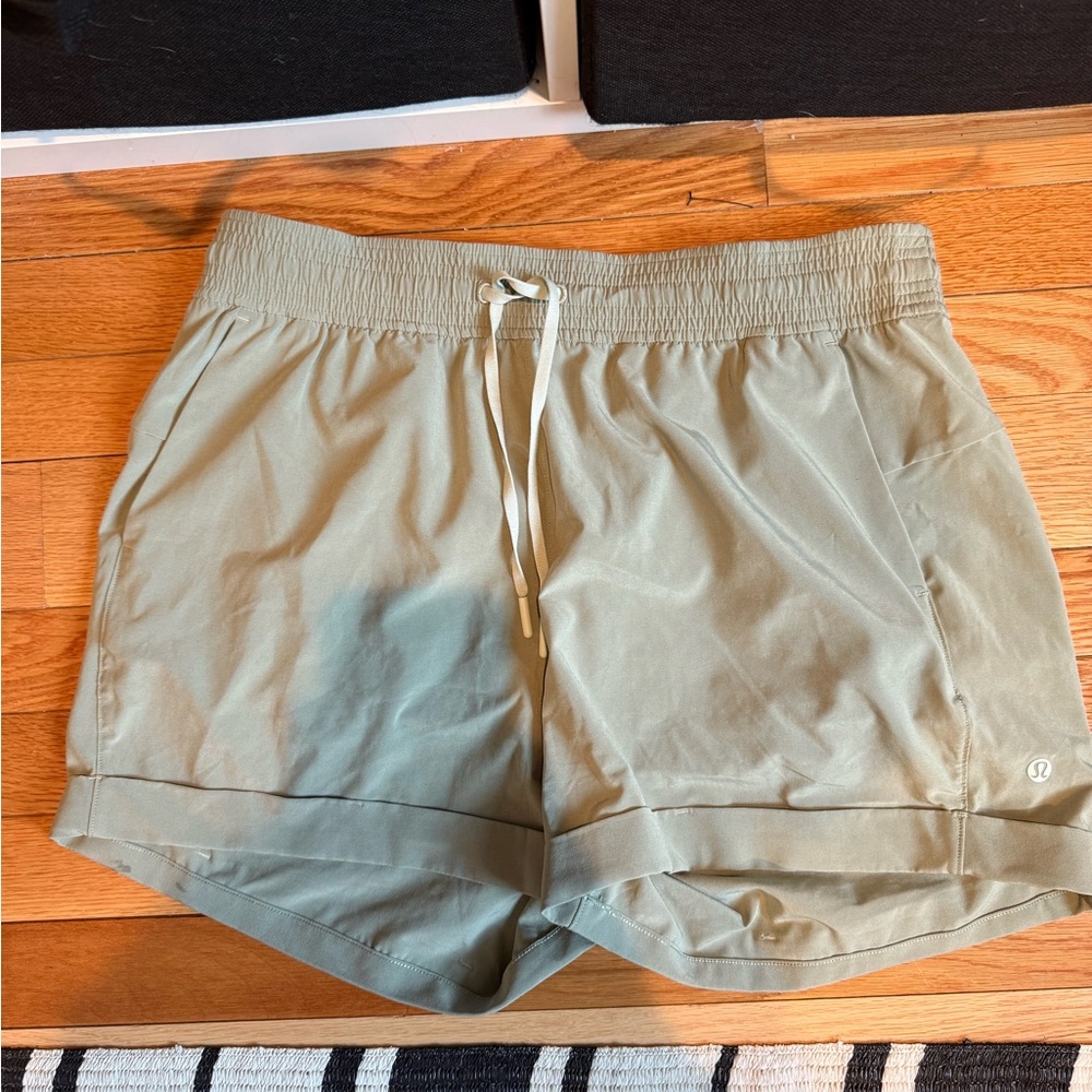 Lululemon Women's Green Shorts